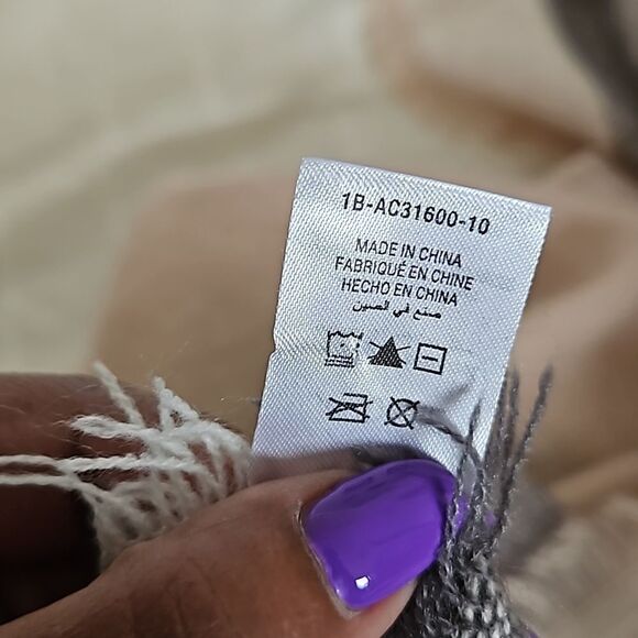 Ardene Women's Scarf & Gloves Set Cream - Picture 10 of 16